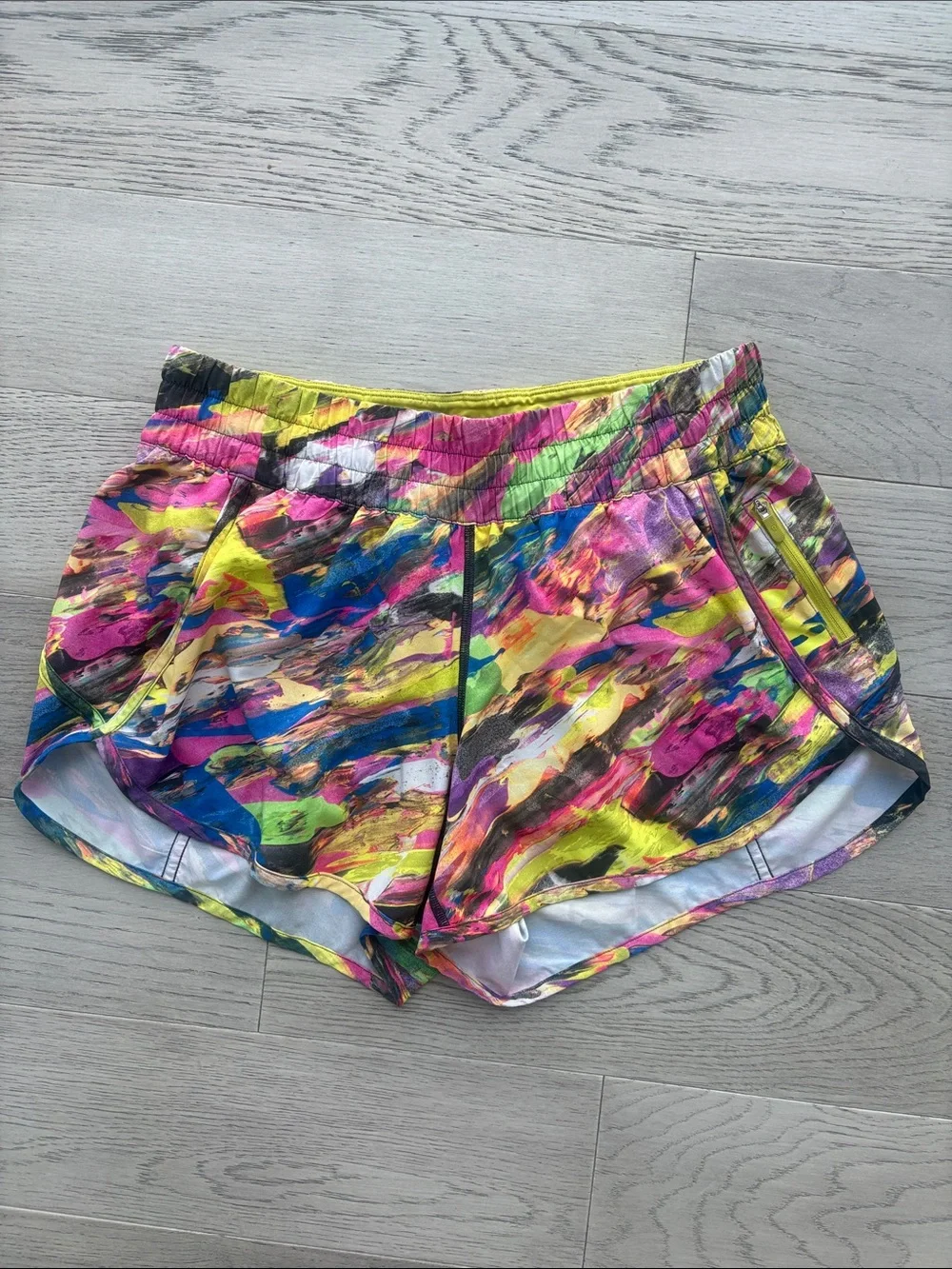 Lululemon Tracker Shorts Midrise 4” Inseam Catalyst Multi Size 10 W7AQQS - Picture 5 of 11